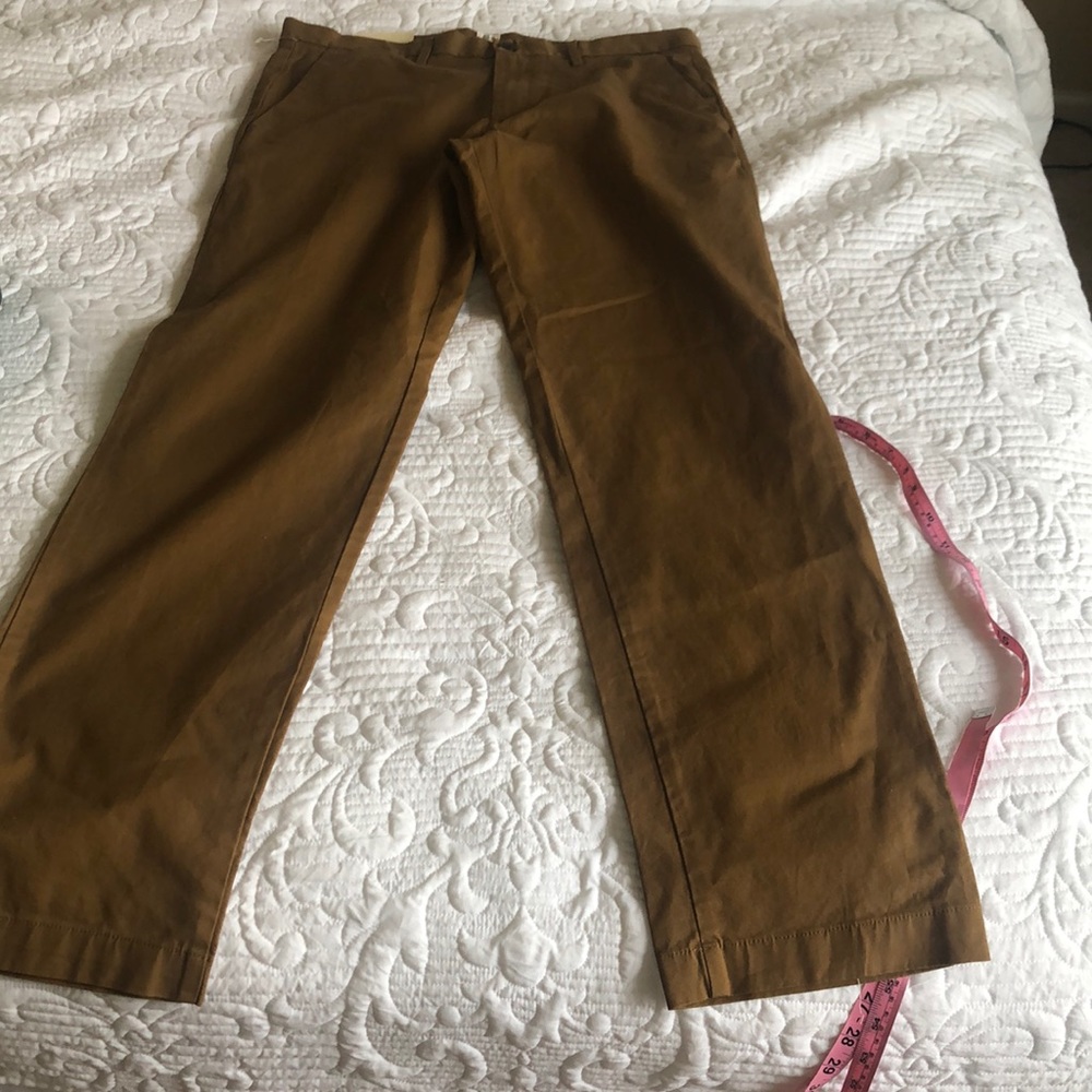 Men straight Gap mid rise pants